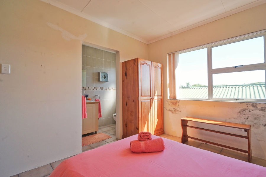 5 Bedroom Property for Sale in Seavale Eastern Cape